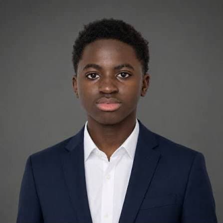 À 16 ans, il ne rêve pas du futur : il le programme Haris Folas, le jeune Camerounais qui veut faire de l’IA un outil de production
